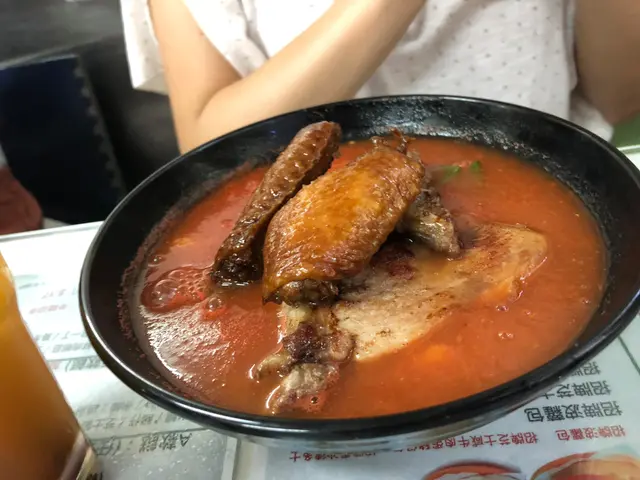 湯淡 豬扒同雞翼都係炸 乾乾地