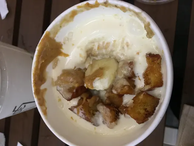 呢個同 Milk Tea Shake 幾似（大家都有雲呢拿 custard），不過呢個加咗西多士同香蕉，食落係幾特別