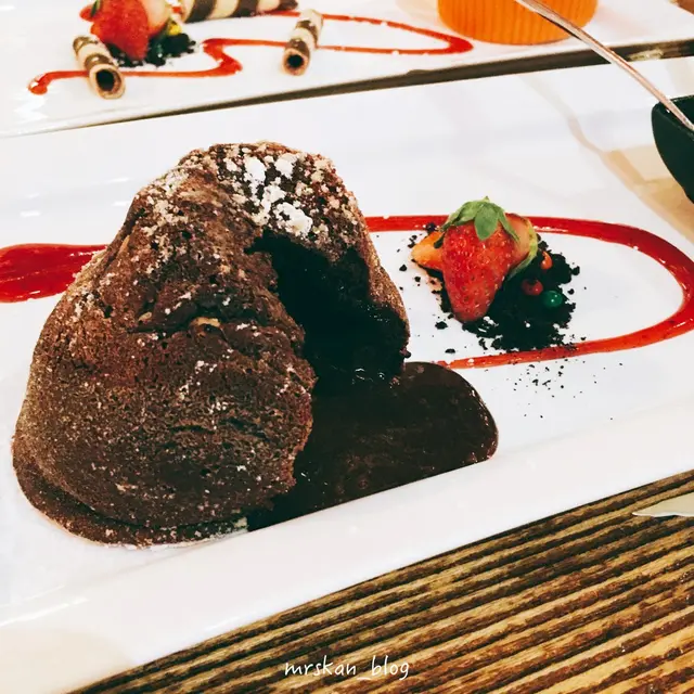 朱古力熔岩伴雲呢拿雪糕(Small)