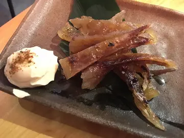 鸡泡鱼干，我至爱，好香口，亦有咬口，送酒一流。