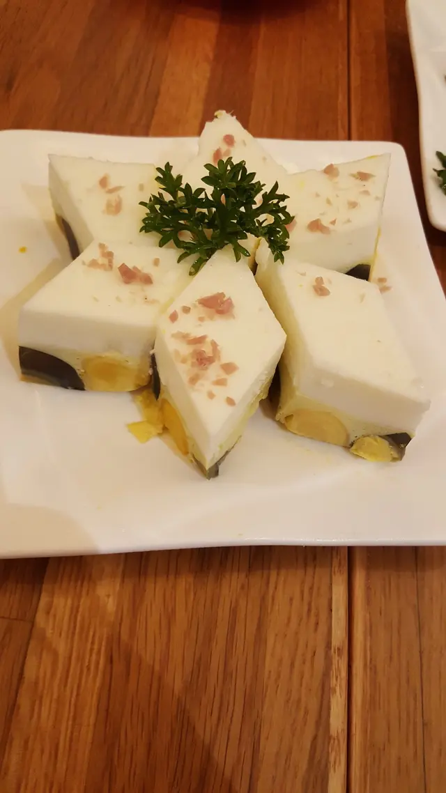 3色瑪瑙蛋