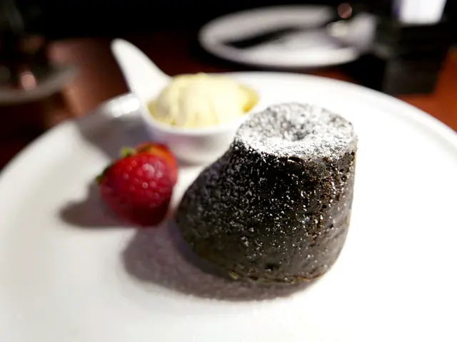 朱古力心太軟伴雲呢拿雲糕