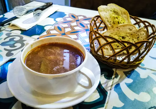 餐前麵包＆羅宋湯