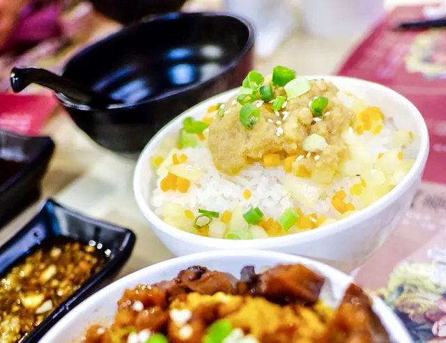 芝麻洋蔥鹹魚醬飯