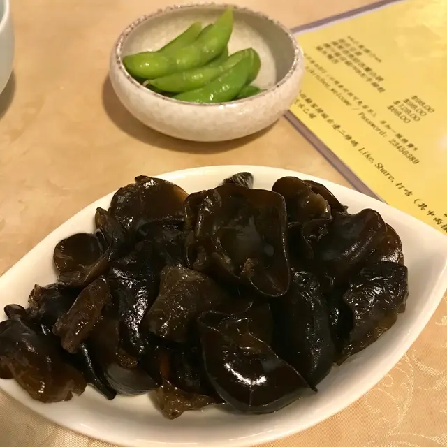 涼拌黑木耳+岩鹽枝豆