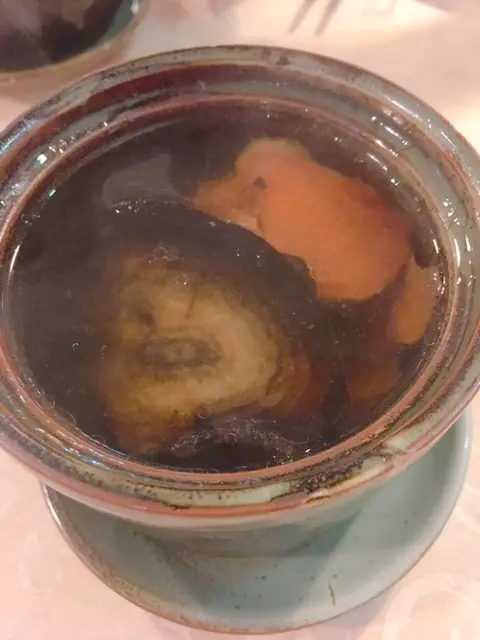 原盅燉鮮土茯苓鑽地老鼠黑毛豬