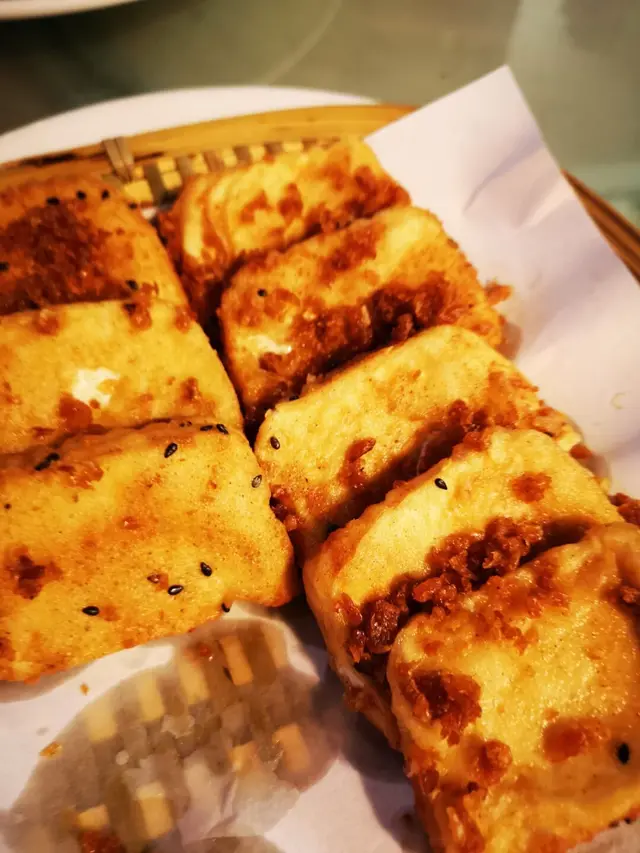 小食豆腐可以即場叫,反而做得幾好,表面香脆,豆腐亦滑溜