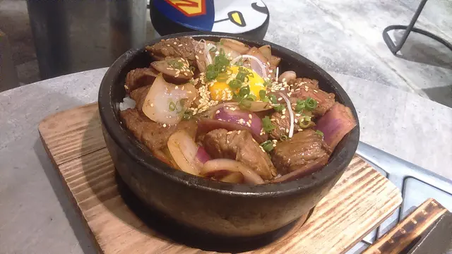 牛肉粒飯
