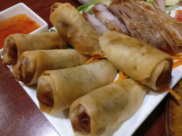 細泰式小食拼盤-春卷