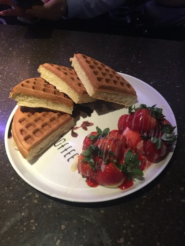 士多啤梨幾甜,吉士暖暖地整得好好味!