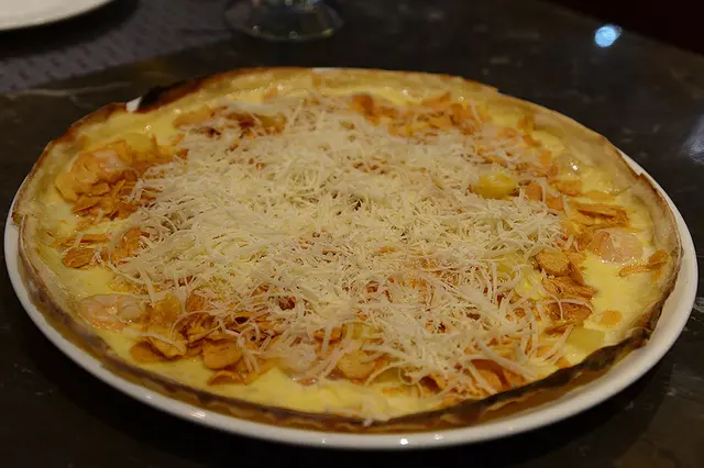 Garlic Snowing Pizza