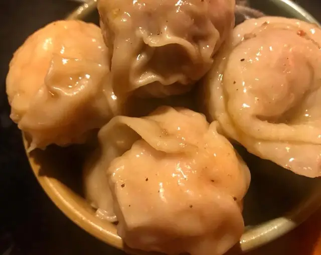 魚皮餃、麻辣牛肉餃