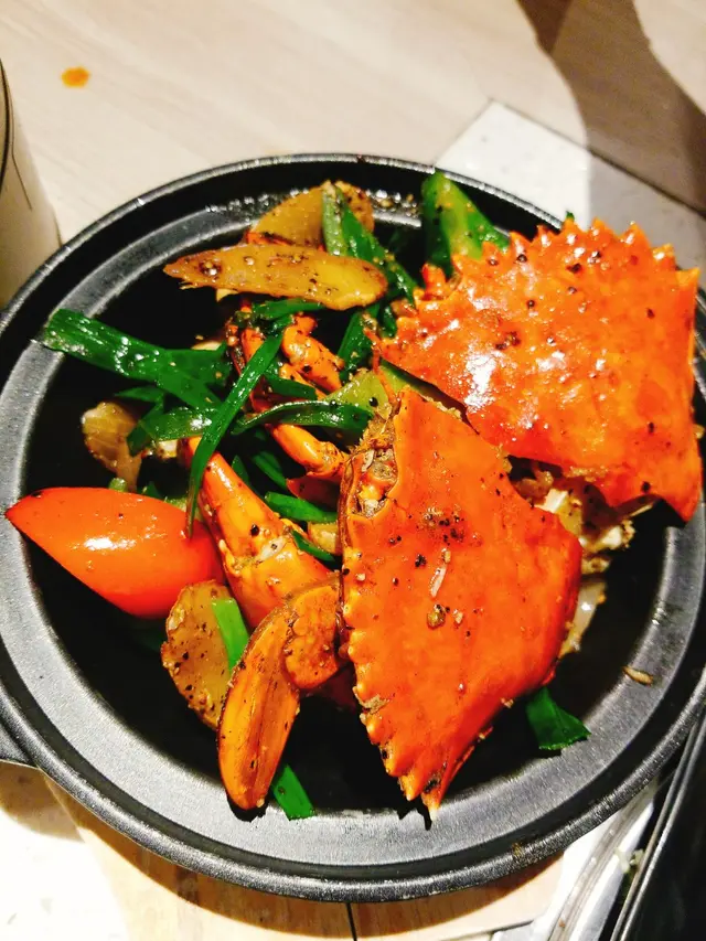 都有成隻蟹畀我哋兩個人, 冇得輸，味道唔錯