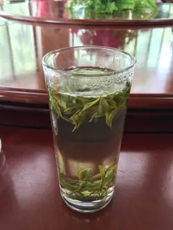 山水先生