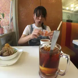 一張嘴兩條腿食盡天下