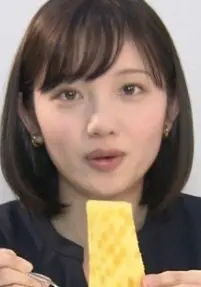 邊走邊看邊吃