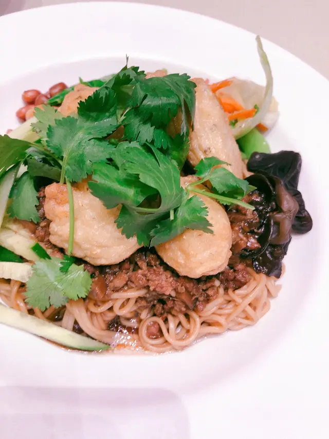 魚腐肉燥撈小麵