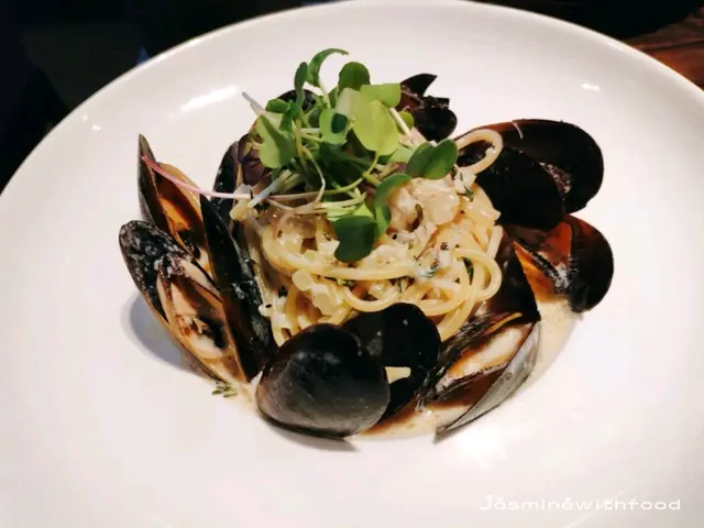 法國活青口香檳忌廉汁意粉