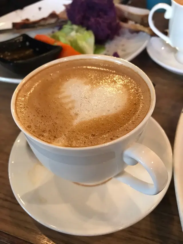 跟餐加配熱咖啡