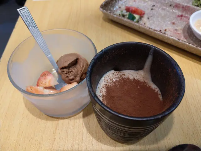 Tofumisu、Happy Cow雪糕配雜果