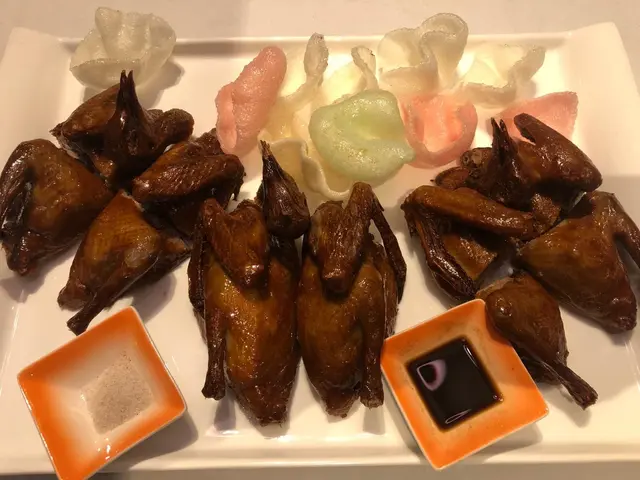 紅燒乳鴿,皮脆肉嫩