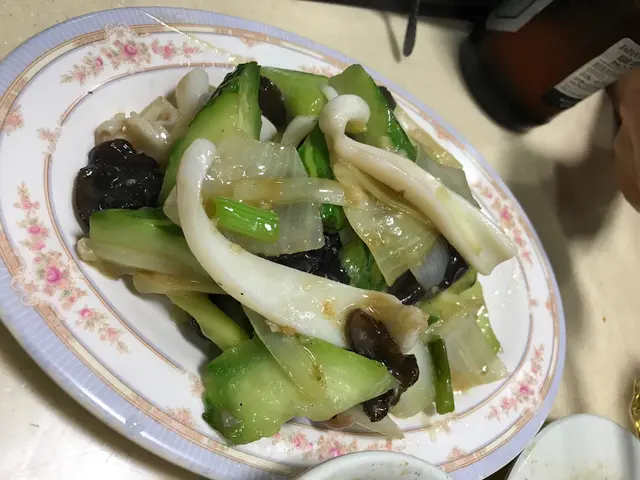 雲耳勝瓜炒鮮尤