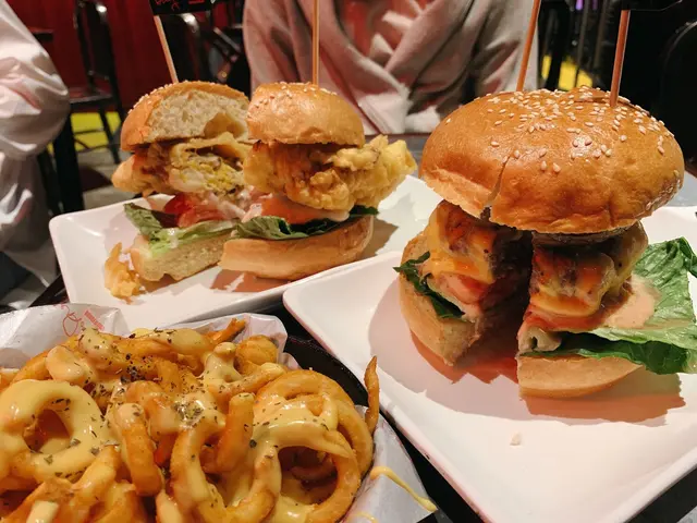 芝士旋風薯條🍟➕軟殼蟹漢堡🍔