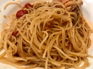 炸軟殼蟹辣味肉醬意大利麵