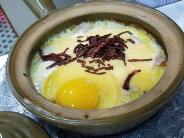 邪惡芝士窩蛋煲仔飯