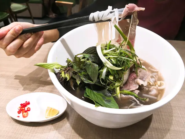 生牛肉湯河