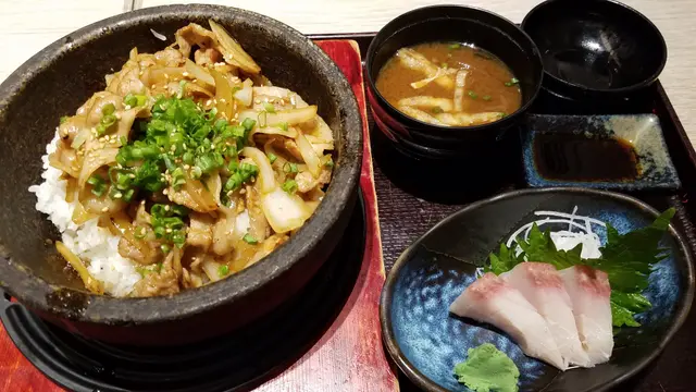 十勝豚肉石燒飯定食 $128 + 油甘魚刺 $42