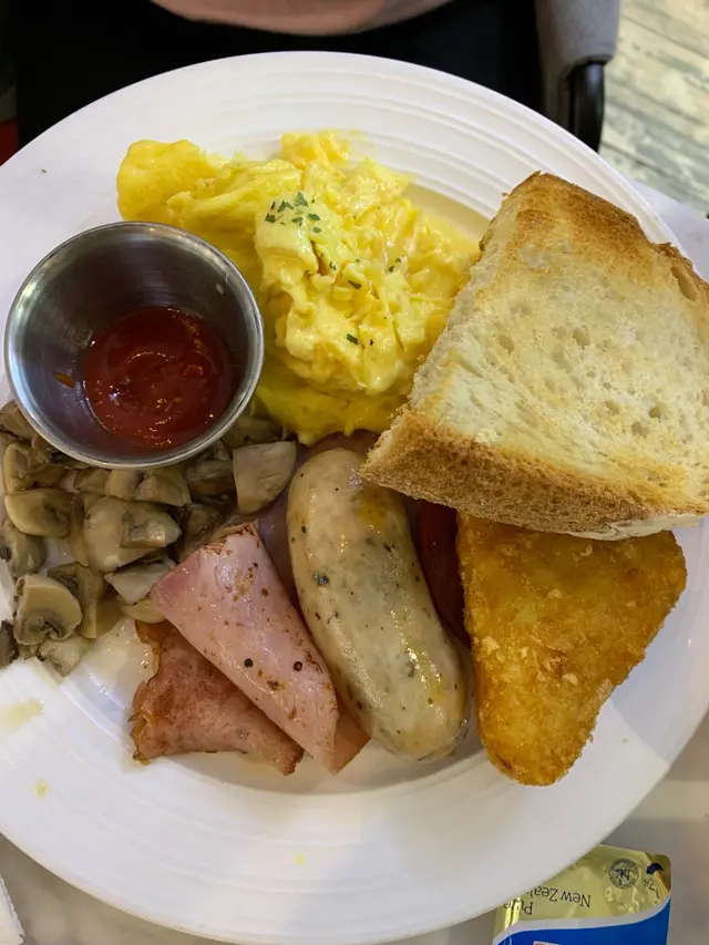 Classic English breakfast英式全日早餐