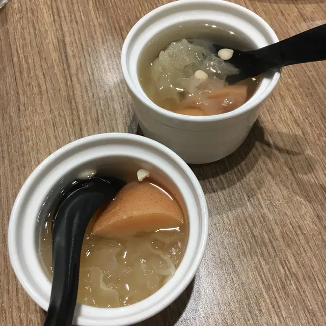 雪梨雪耳糖水
