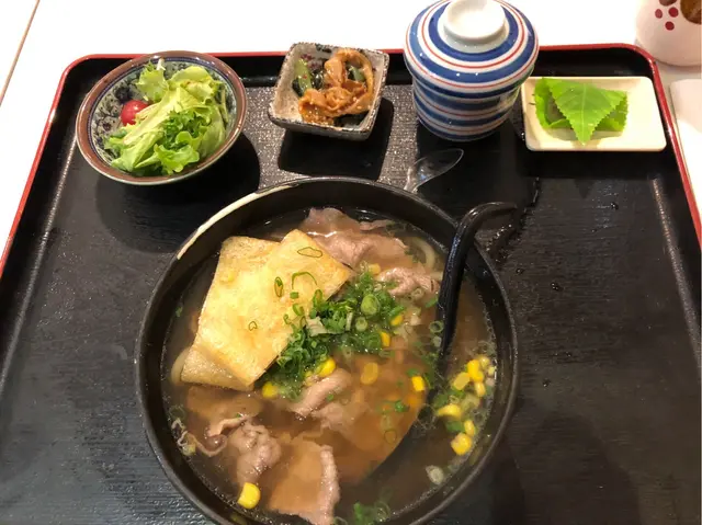 包前菜、沙律、茶碗蒸同甜品