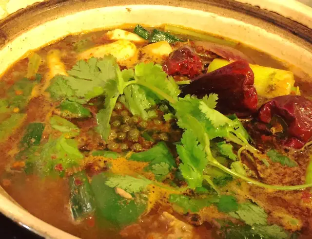 隨變麻辣雞煲半隻中辣