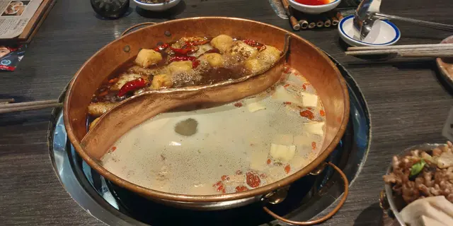 打邊爐除咗爐之外最重要的湯底