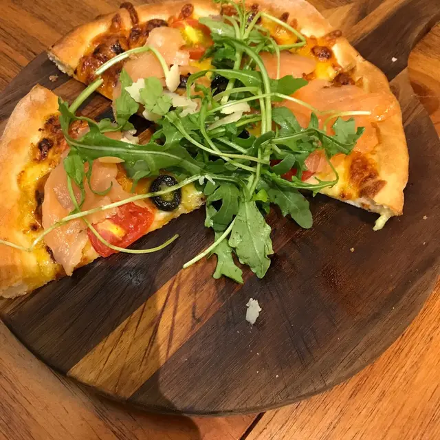 三文魚pizza