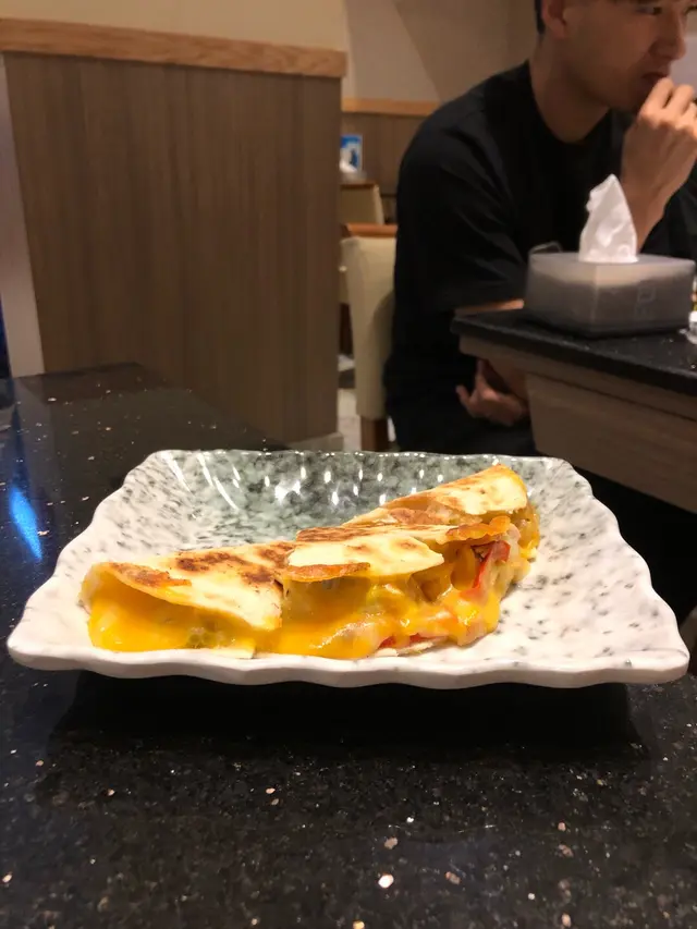 墨西哥薄餅芝士雞肉