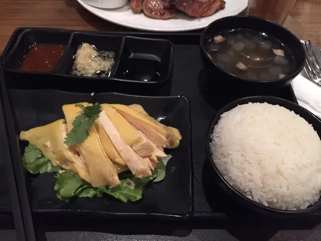 無骨海南雞飯