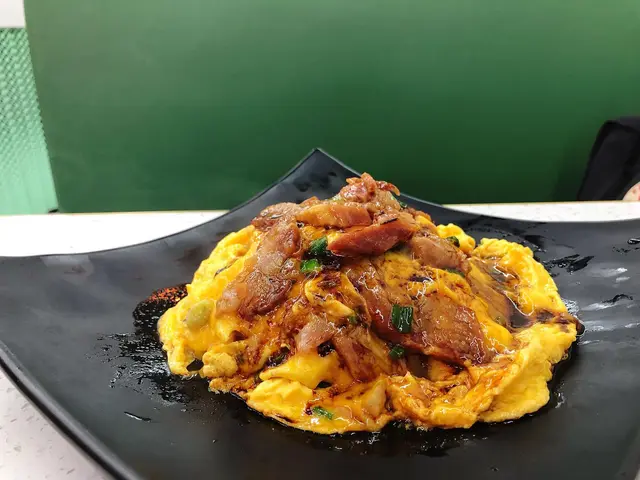 叉燒滑蛋飯配豉油汁