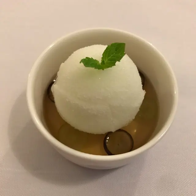 餐中間的  sorbet