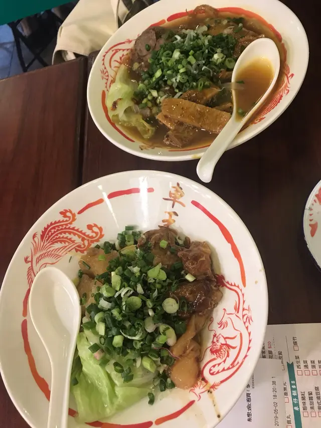 餸菜份量和大小少得可憐,十分嗇色,每款只有兩粒,不是「件」,是「粒」