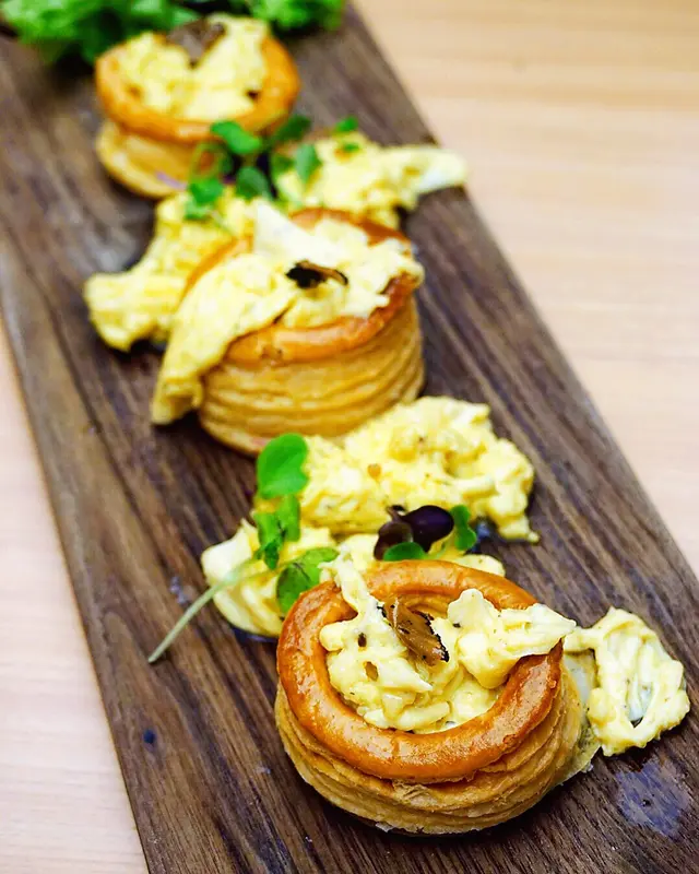 黑松露片炒農場雞蛋酥盒