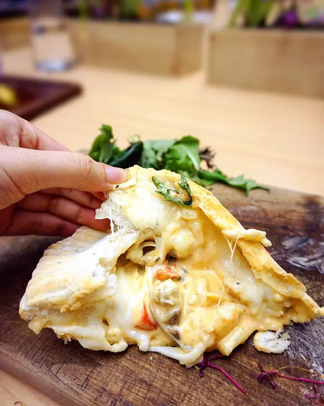 海鮮薄餅牛角脆餅