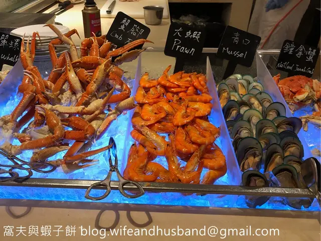 蟹腳、大蝦和青口等