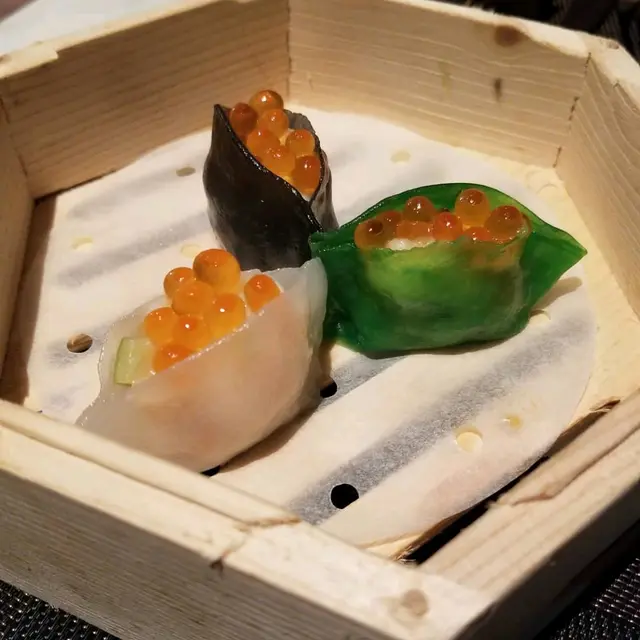 三文魚籽鳳眼餃