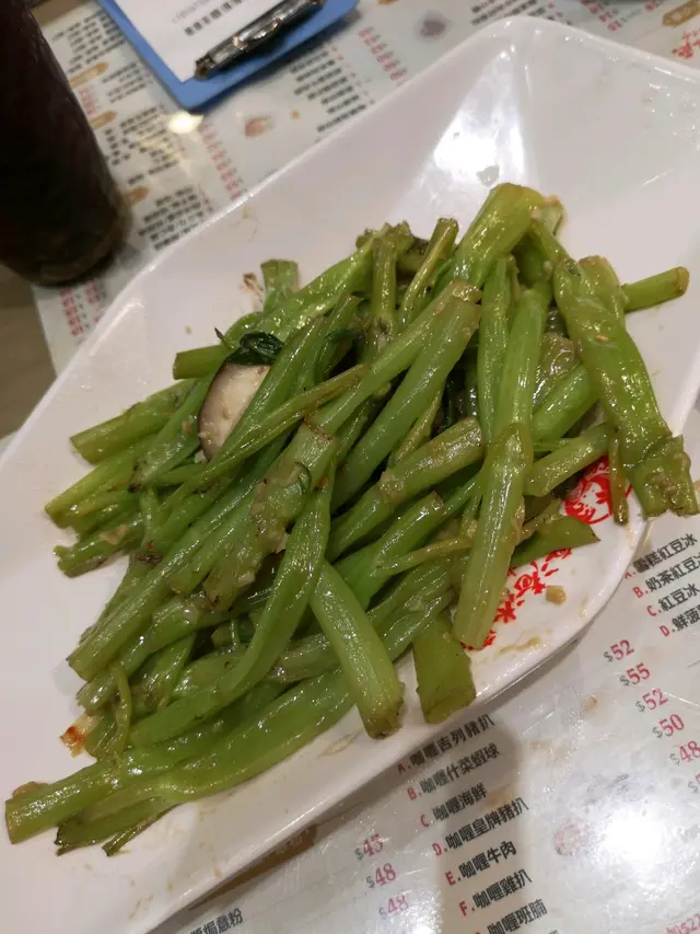腐乳炒通菜,,,一條葉都無,,d菜又老