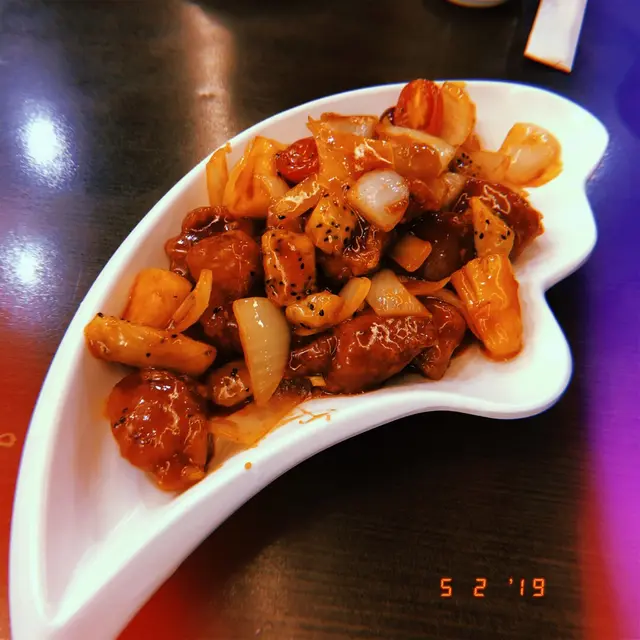 肉彈牙，配上什果平衡油膩感