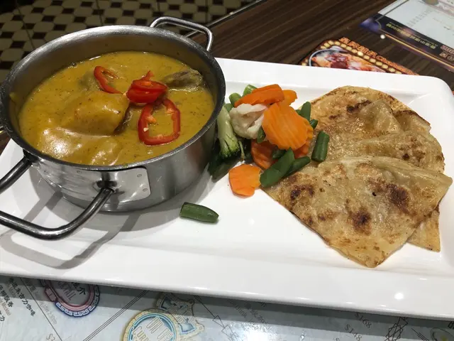 咖哩羊腩蔥油餅