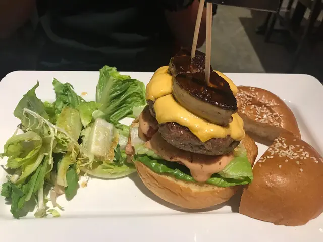 鵝肝芝士牛肉漢堡